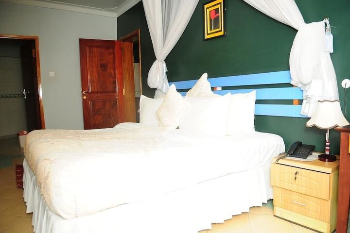 Room 8 of 96
