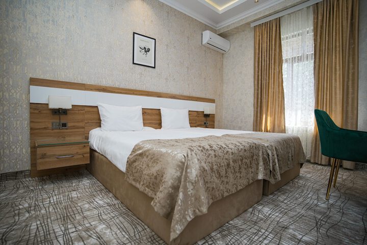 Room 15 of 38
