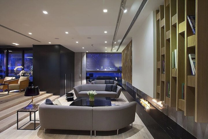 Entrance & Lobby