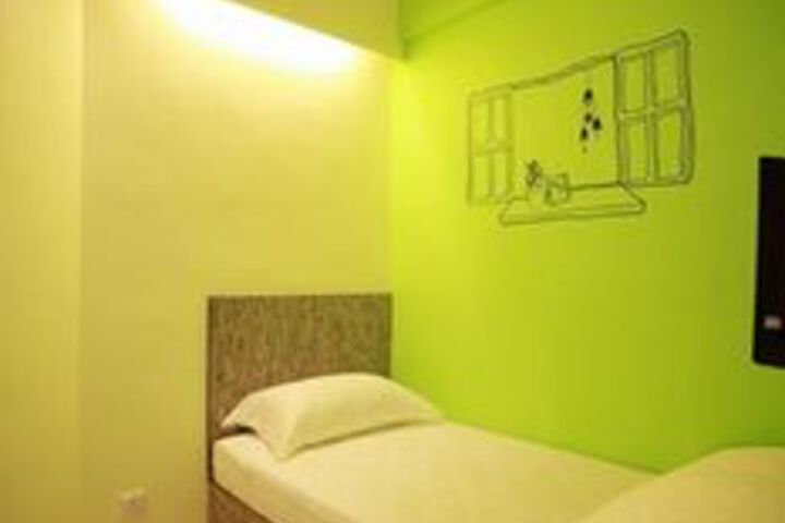 Room 26 of 93