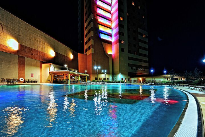 Pool 21 of 42