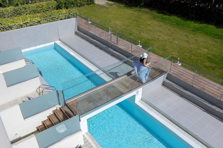 Pool 82 of 136