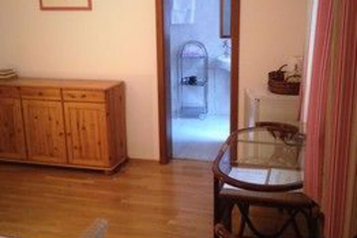 Room 14 of 37