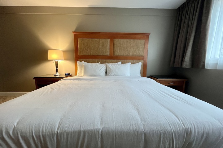 Room 12 of 38