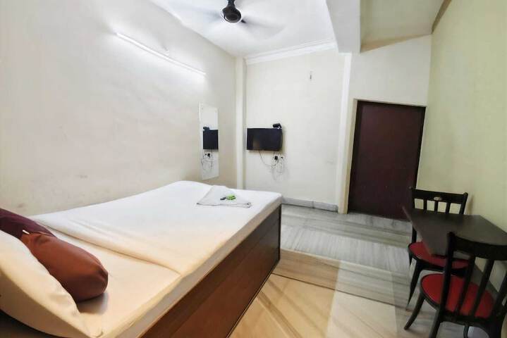 Room 46 of 83