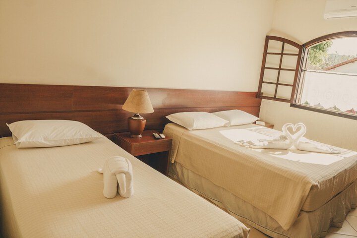 Room 8 of 90
