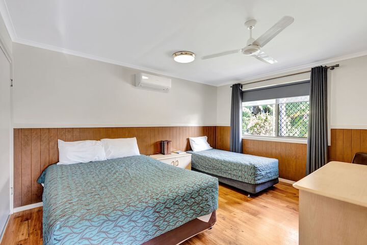 Room 4 of 65