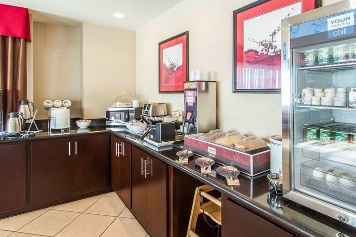 Breakfast/Coffee Service 34 of 52