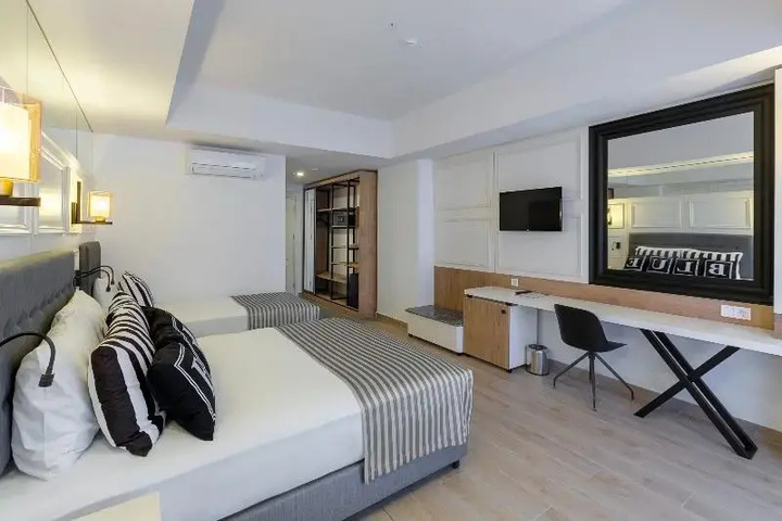 Room 4 of 23