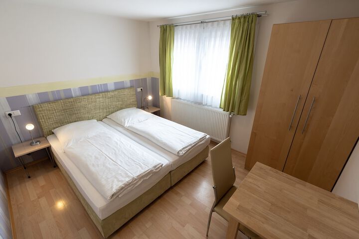 Room 8 of 48