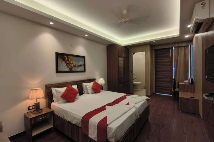 Room 29 of 90