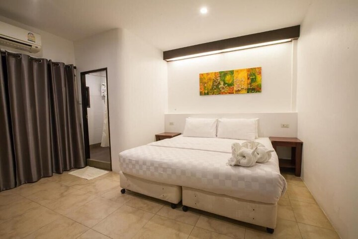 Room 27 of 52