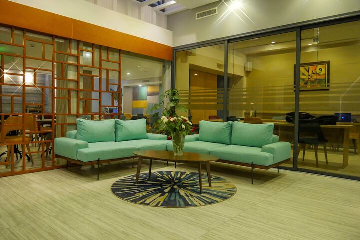 Business Center 47 of 53
