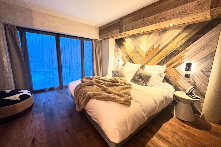 Room 27 of 43