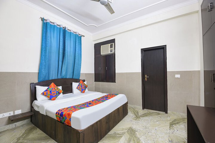 Room 9 of 29