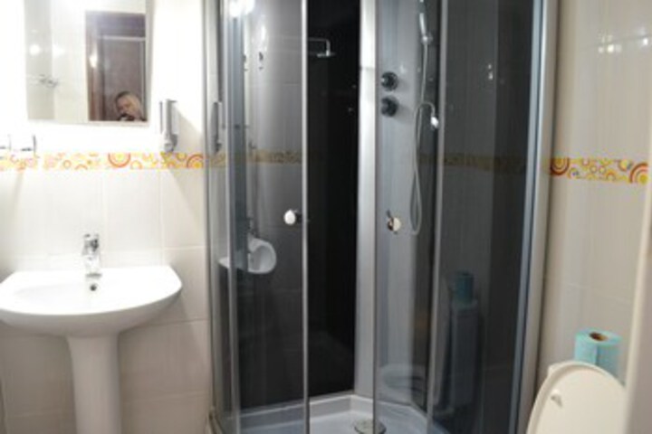 Room 3 of 22