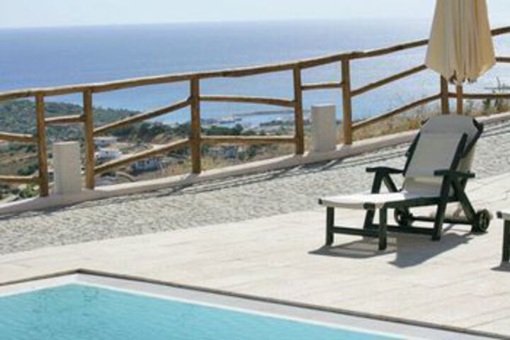 Sundeck 37 of 48