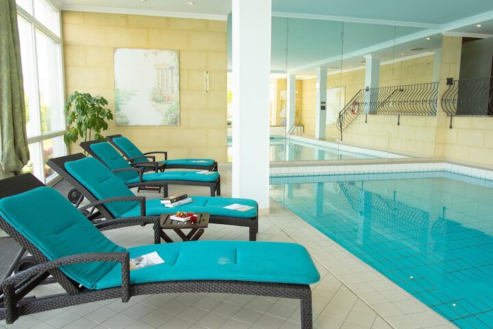 Pool Hotel