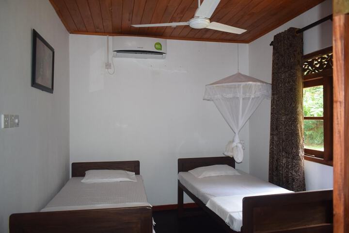 Room 5 of 39