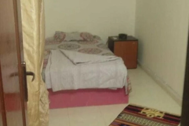 Room 5 of 8