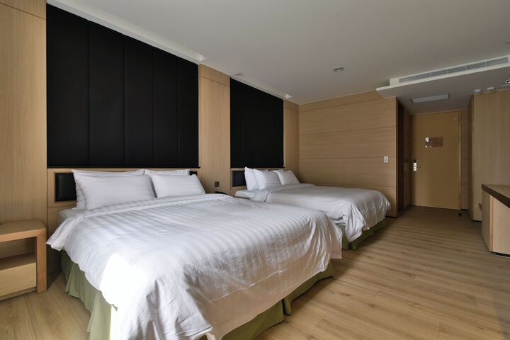 Room 10 of 56
