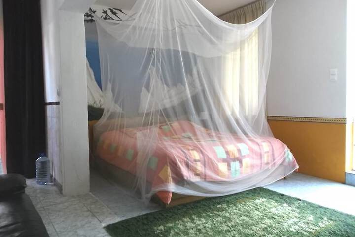 Room 5 of 109