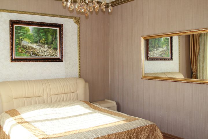 Room 15 of 68