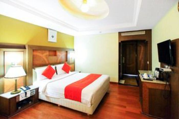 Room 27 of 42