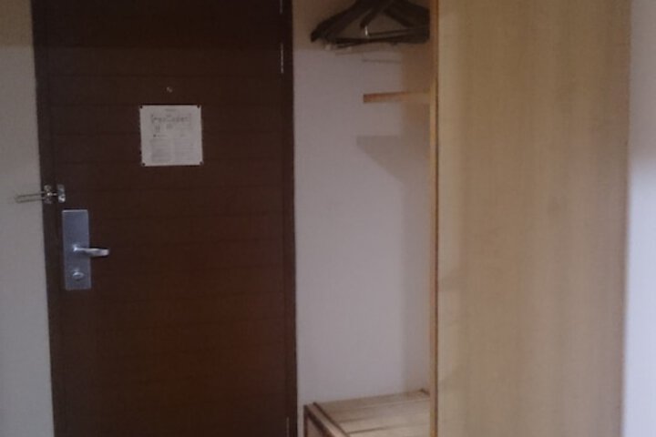 Room 10 of 49