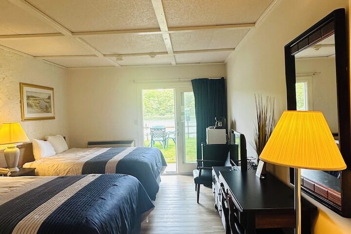Room 4 of 17