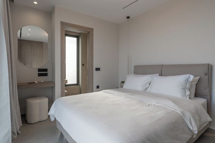 Room 14 of 72