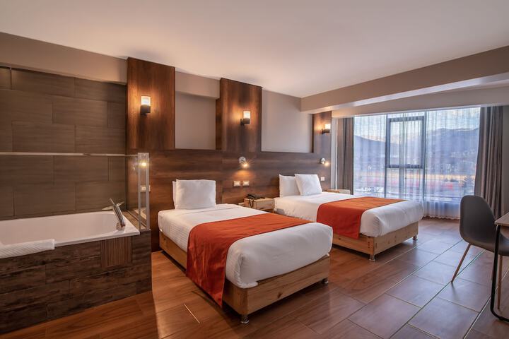 Room 3 of 25