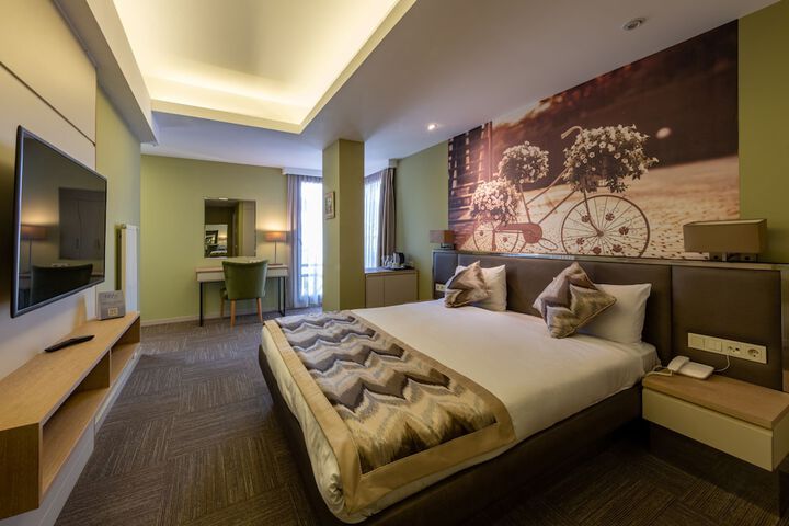 Room 5 of 43