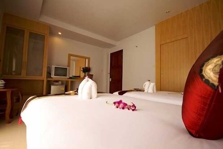 Room 2 of 29