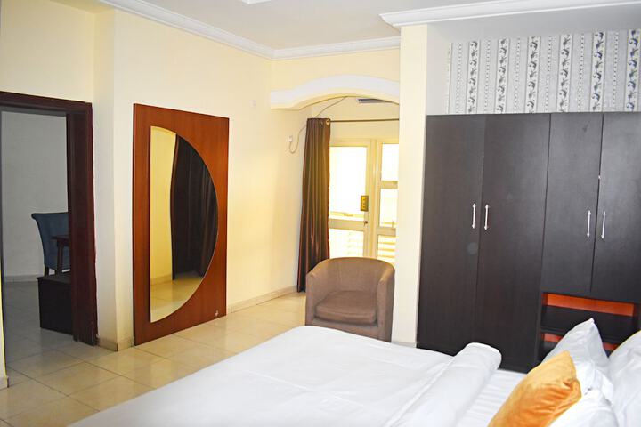 Room 18 of 67