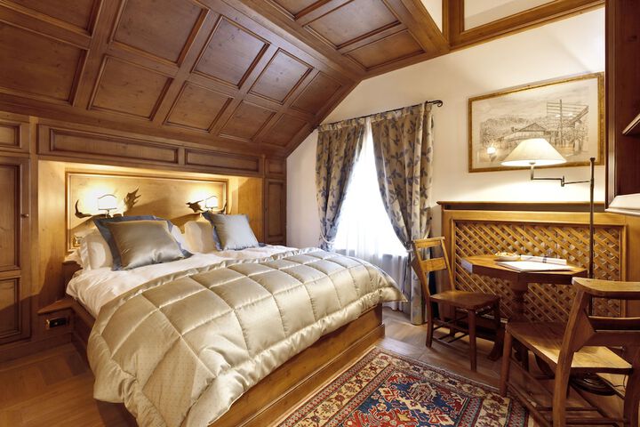 Room 4 of 129