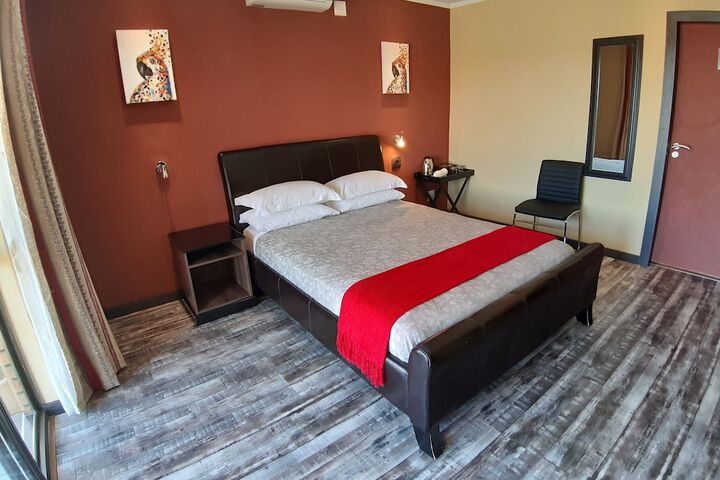 Room 27 of 64