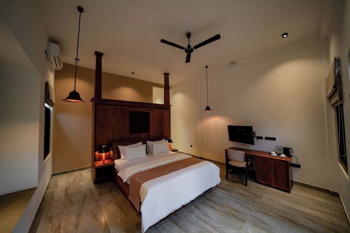 Room 4 of 27