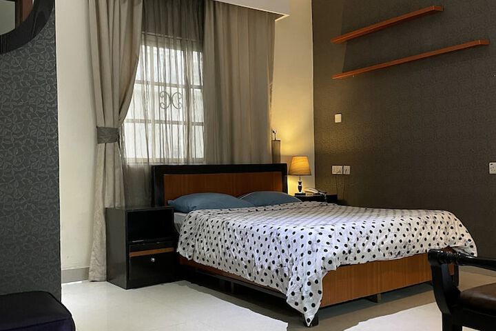 Room 143 of 288