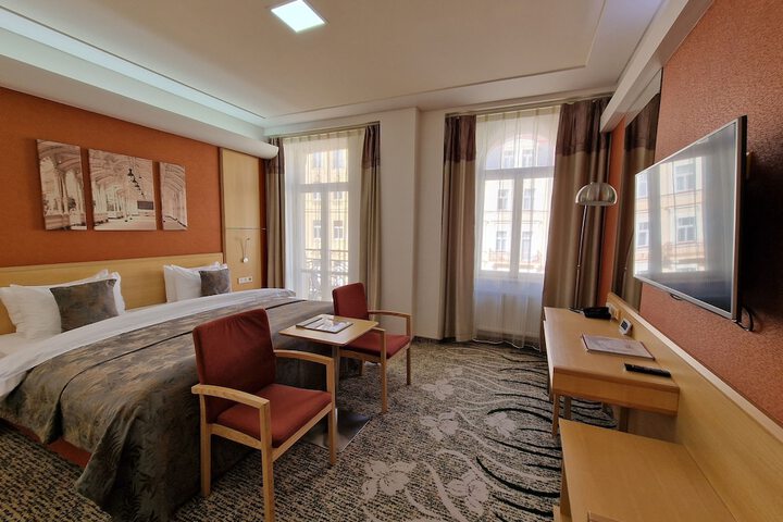 Room 12 of 46