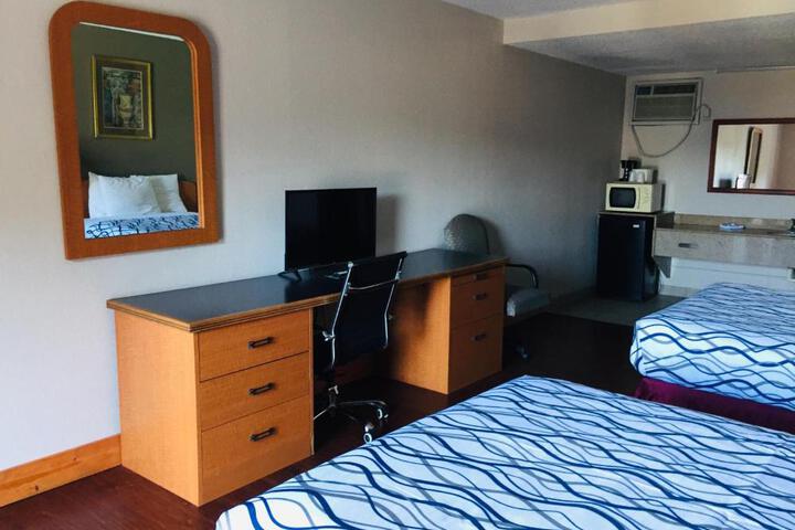 2 Double Beds (6 of 8)