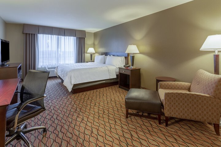 Standard King Bed Accessible (11 of 31)