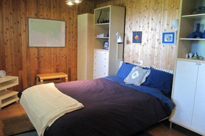 Room 7 of 12