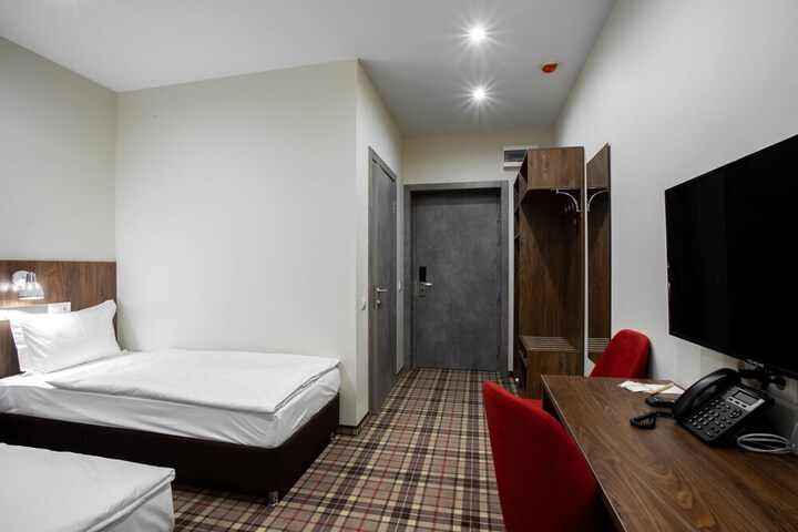 Room 11 of 25