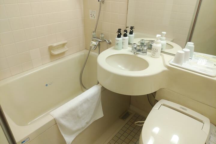 Room 14 of 22