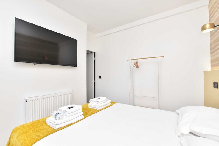 Room 25 of 123