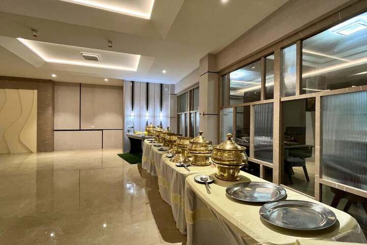 Ballroom/Hall 42 of 53