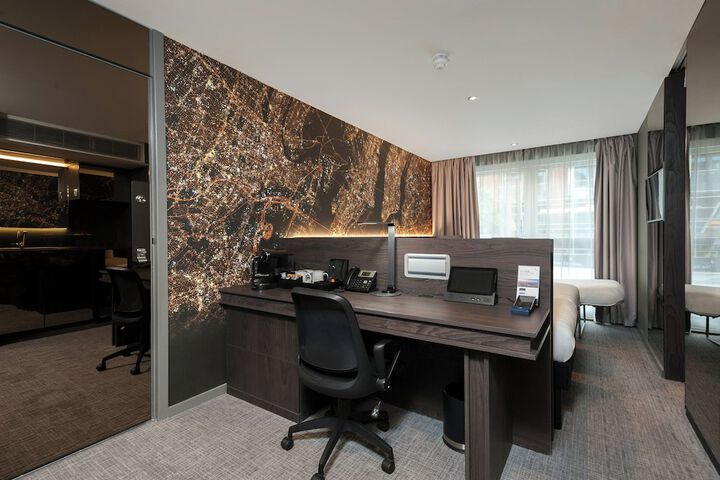 Room 43 of 89