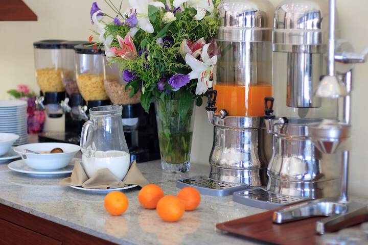 Breakfast/Coffee Service 66 of 93