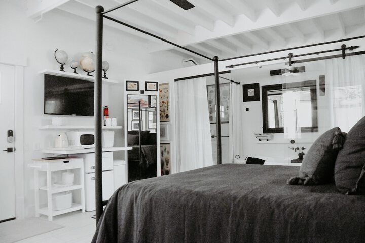 Room 50 of 230